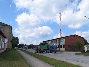 Archivo:A road in Skrunda, Latvia (2)
