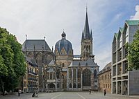 Archivo:Aachen Germany Imperial-Cathedral-01