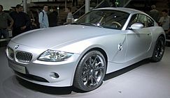 Archivo:BMW-Z4 diagonal front at IAA 2005