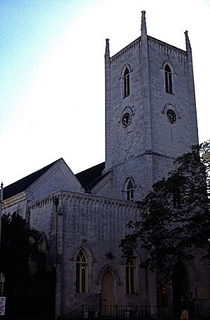 Archivo:Bahamas 1988 (208) New Providence Christ Church Cathedral, Nassau (23331600293)