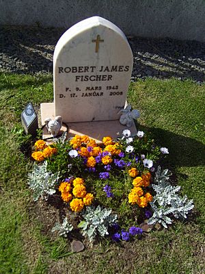 Archivo:Bobby Fischer grave
