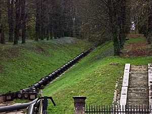 Archivo:Canalisation machine de Marly