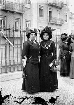 Archivo:Carolina Beatriz Ângelo e Ana de Castro Osório