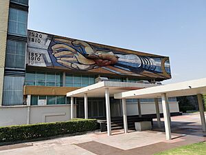 Archivo:Conjunto de la Torre de Rectoría de la UNAM 1