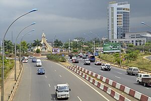Archivo:Dans les rues de Malabo