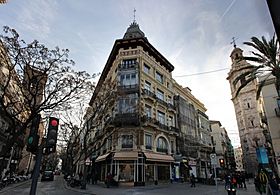 Edificio Sánchez de León de Lucas García Cardona (1896) en Valencia.jpg