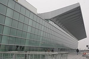 Archivo:Estudio Lamela Aeropuerto de Varsovia
