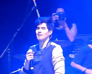 Archivo:Garmendia at the Colosseum Theater (2017-11-04-22-33-56)