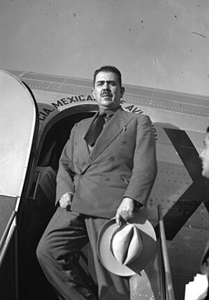 Archivo:General Lázaro Cárdenas del Río