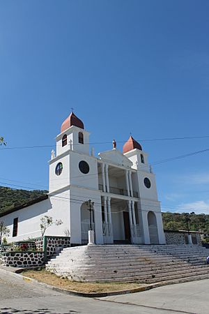 Archivo:Iglesia de Alegria, Usulutan