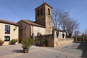 Archivo:Iglesia de Santiago Apóstol, Brieva, torre