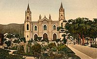Archivo:Iglesia de la Santísima Trinidad 1874
