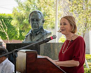 Archivo:Laura Itzel Castillo Juárez - aniversario Luctuoso Heberto Castillo.