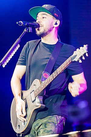 Archivo:Linkin Park-Rock im Park 2014- by 2eight 3SC0450