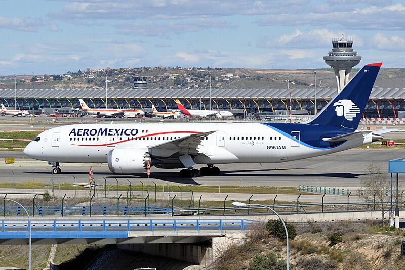 N961AM (16204972883)