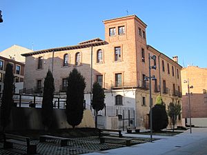 Archivo:Palacio Castilfale