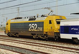 Archivo:Renfe252