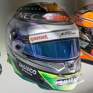 Archivo:Sergio Perez 2015 helmet 2017 Museo Fernando Alonso