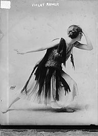 Archivo:Violet Romer in flapper dress, LC-DIG-ggbain-12393