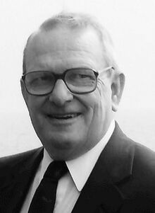 34. Tagung 1984 Mediziner; Verabschiedung H.-H. Kunckel, Allen Cormack - W134Nr.123006 - Willy Pragher (cropped).jpg