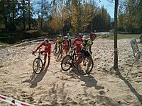Archivo:Ciclocross Medina arena
