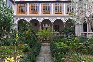 Archivo:Claustro de la Mona. Toledo