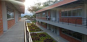 Archivo:Colegio Simón Bolívar