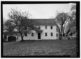 Archivo:Elevation view of Farm Manager's house from northeast. This structure, built c. 1765, is also know as the Timothy North house. It was modified by Theodate Pope Riddle during the early HABS CT-472-B-4