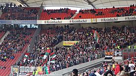 Archivo:FC Augsburg Supporters