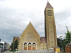 Genk - Sint-Martinuskerk.jpg