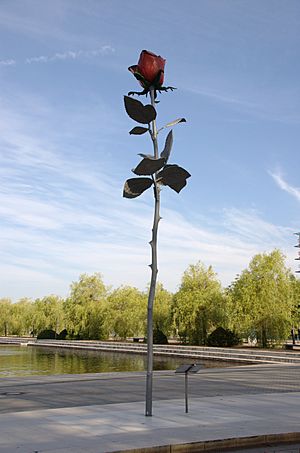 Archivo:Isa Genzken Rose