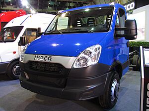 Archivo:Iveco Daily 70C 15 2014 (14061191989)