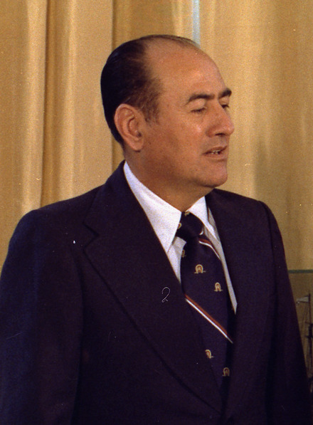 Jimmy Carter with Carlos Humberto Romero President of the Republic of El Salvador. - NARA - 176138 (cropped).tif