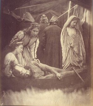 Archivo:King Arthur wounded lying in the barge, by Julia Margaret Cameron, M197600240012