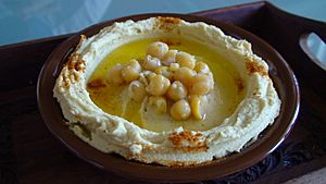 Archivo:Lebanese style hummus
