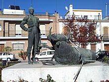 Archivo:Monumento a Joselito "el Gallo" 07