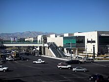 Archivo:Neiman Marcus Las Vegas