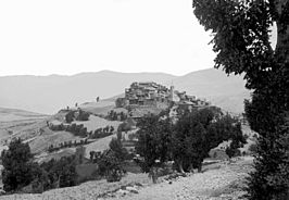 Poble de Tornafort vist des del camí de Tahús (cropped).jpeg