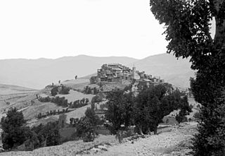 Poble de Tornafort vist des del camí de Tahús (cropped).jpeg