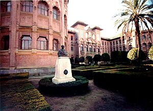 Archivo:Rectorado de la Universidad de Córdoba