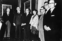 Archivo:Rolando García, Hideki Yukawa y Arturo Frondizi, Argentina (1958)