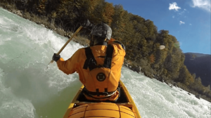 Archivo:WW Open Canoe in Big Water