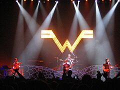 Archivo:Weezer 2005