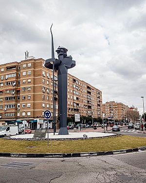 Archivo:Alcalá de Henares-Don Quijote estatua-DavidDaguerro