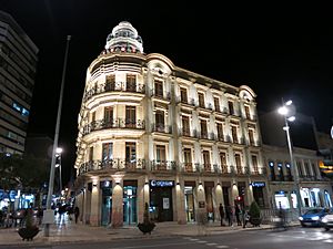 Archivo:Almería. Casa de las Mariposas, en la Puerta de Purchena.