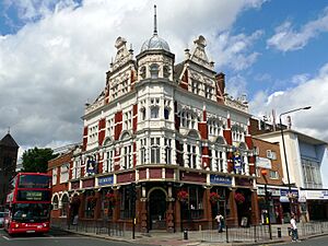 Archivo:Boleyn Public House Upton Park