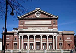 Archivo:Boston Symphony Hall from the south