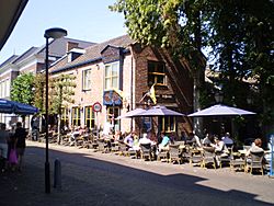 Buorren Putten by de tsjerke 1.JPG