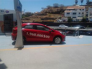 Archivo:Car with price