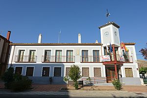 Archivo:Casa consistorial de Chillarón de Cuenca